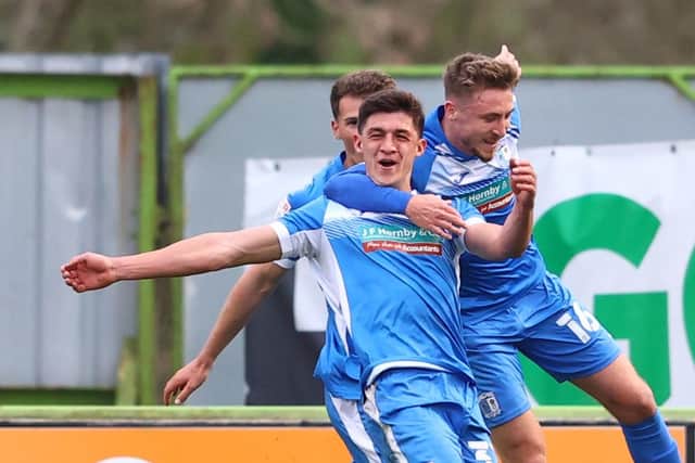Summer Pompey target Bobby Thomas has been linked with a move to Burton.