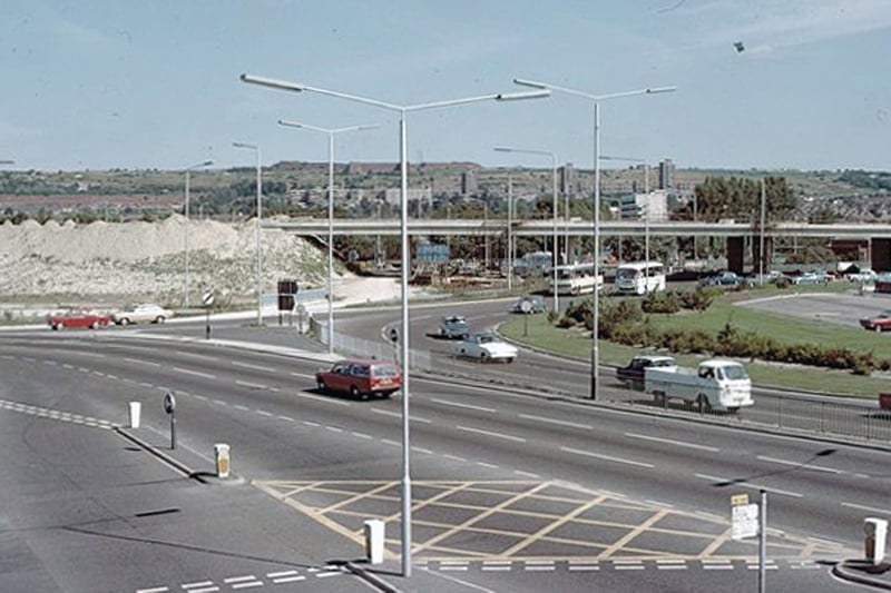 The fledgling Portsbridge roundabout with the M27 flyover under construction.
