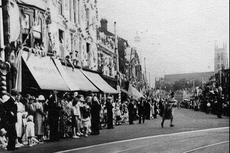 The junction of Lake Road and Kingston Road looking towards Fratton Road. Thousands lined the pavements for the King's visit.