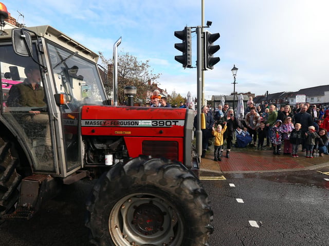 South East Hampshire Young Farmers raising money for the RNLI on their tractor run, in Wickham SquarePicture: Chris Moorhouse (jpns 211023-24)