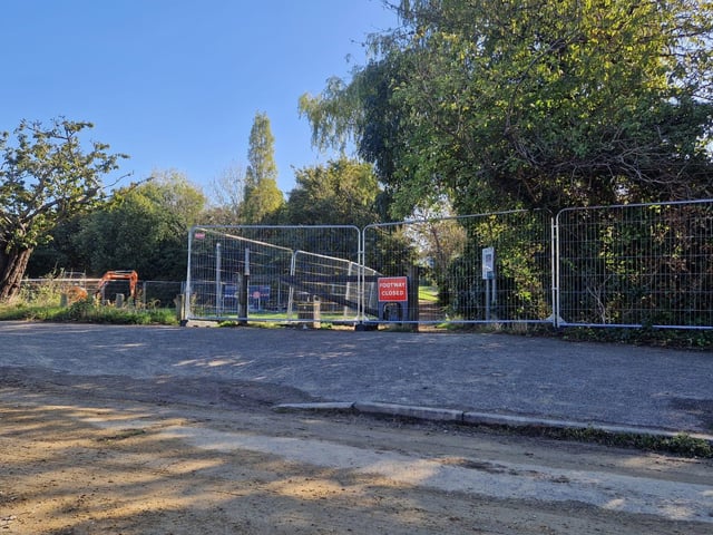 The main footpath towards Foxes Forest and Ports Creek from the Hilsea Lido side is currently closed. The smaller path further along currently remains open