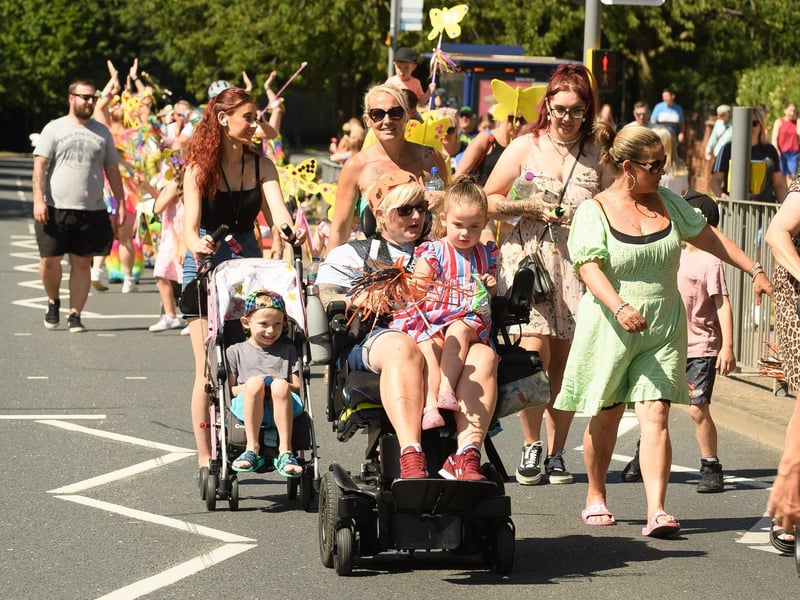 Pictured is: families at the Paulsgrove and Wymering Carnival.

Picture: Keith Woodland (240621-27)