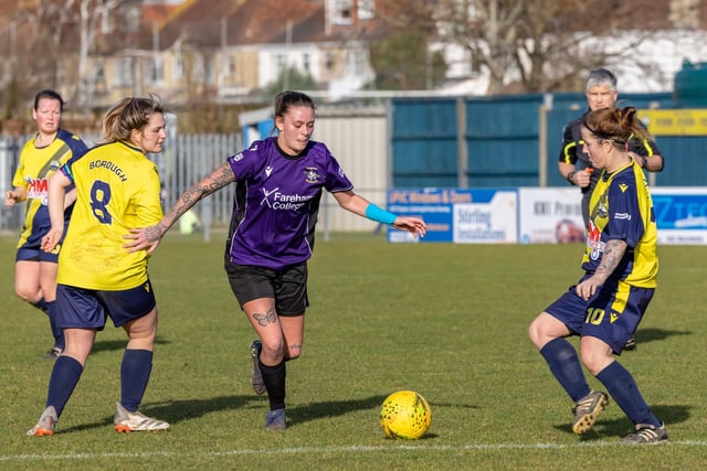 Gosport Borough (yellow) v Gosport Falcons. Picture: Mike Cooter