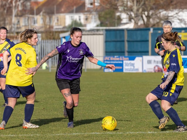 Gosport Borough (yellow) v Gosport Falcons. Picture: Mike Cooter
