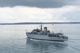 Engineers aboard HMS Chiddingfold have received an award for their efforts to restore the ship after crashing into HMS Bangor.