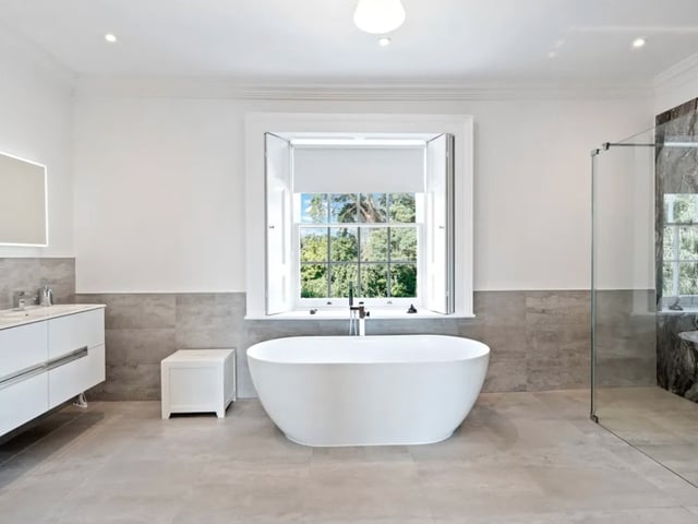 This house is located in Havant and it is near schools including Bidbury Infant School and Bidbury Junior School.