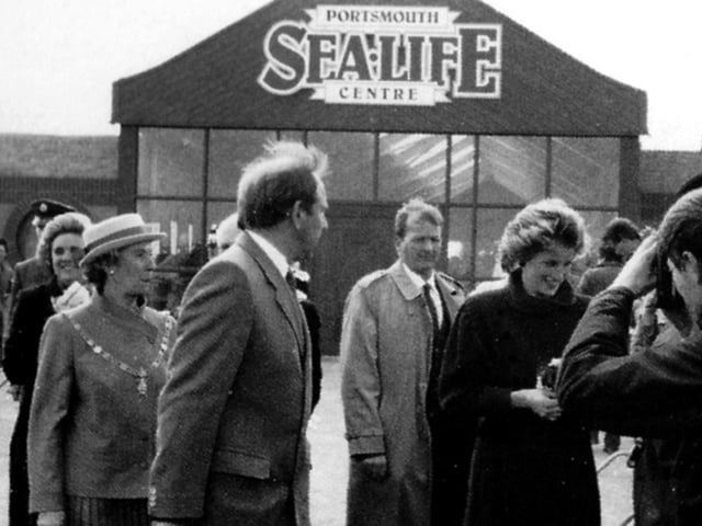 Princess Diana arrived in Portsmouth for a solo visit in April 1986. She visited the Portsmouth Sea Life Centre and the new Fratton Sports Hall.