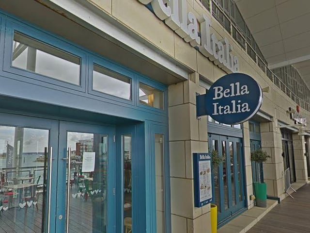 If traditional brunch is not your kind of thing, Bella Italia in Gunwharf Quays offer a two course Italian menu which includes pasta, pizza, bruschetta and more, with unlimited prosecco for £27.99 per person. This bottomless menu is only available in 90 minute sittings from Friday to Sunday.