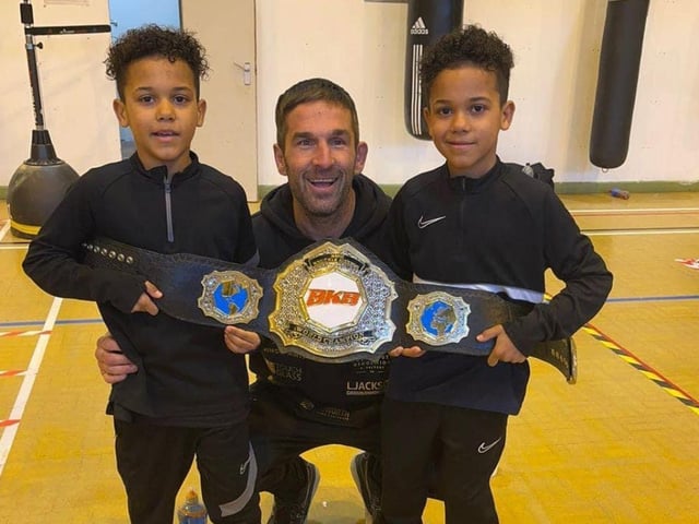 Boxers were delighted by the presence of champion bareknuckle fighter Mickey Parker