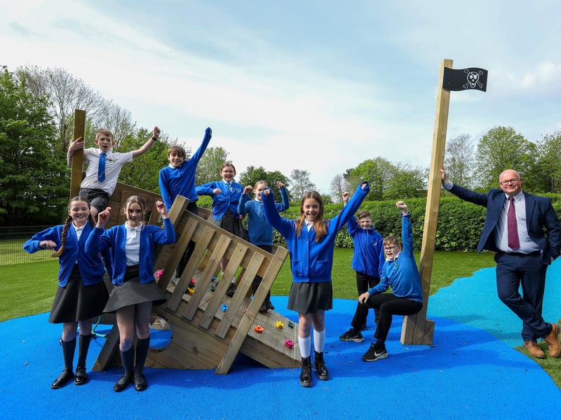Headteacher Mr Justin Bartlett with Heads of House. Castle Primary School, Portchester, has been rated as Outstanding in their latest Ofsted reportPicture: Chris  Moorhouse (030524-08)
