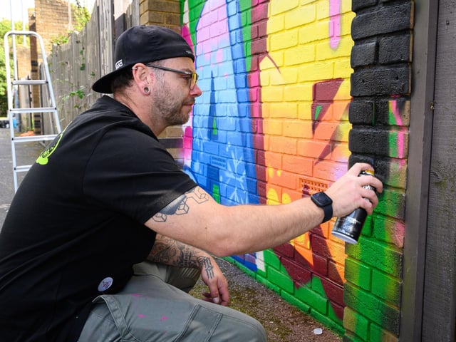 Pictured is: Matthew Atkinson/Boar at work in Church Road    Picture: Keith Woodland (140921-17)