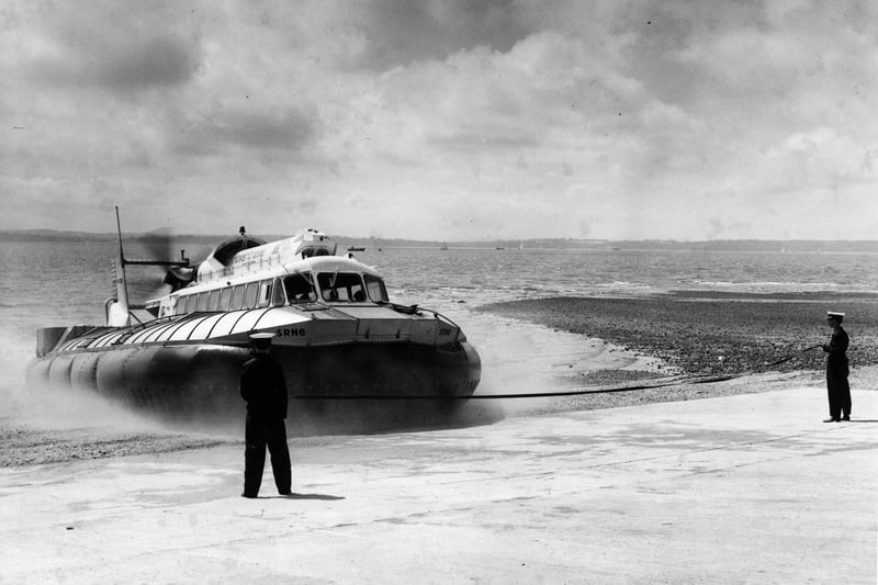 5th August 1965:  The Hovertravel express hovercraft service between Ryde and Gosport and Ryde and Southsea, returning after its first trip.  (Photo by Peter King/Fox Photos/Getty Images)