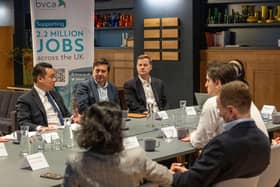 Alan Mak MP (left) meets with leading investors