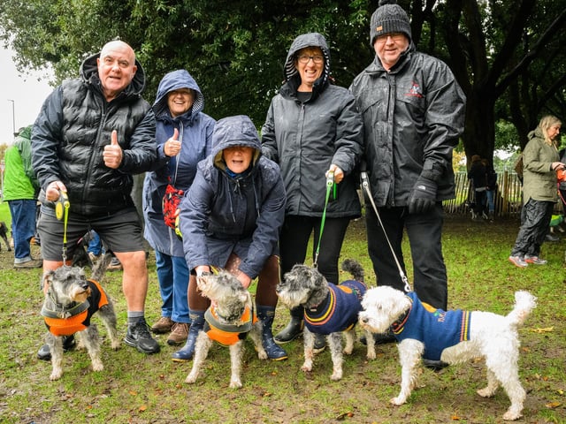 Pictured is: Ian Binks, Lynne Gannon,  Elaine, Shirley and Andrew Binks with their Schnauzers.Picture: Keith Woodland (291021-40)