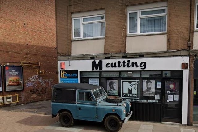 M Cutting, on Kingston Road, has a rating of 4.9 out of five from 191 reviews on Google.