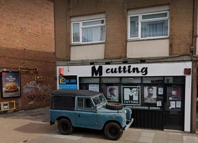 M Cutting, on Kingston Road, has a rating of 4.9 out of five from 191 reviews on Google.
