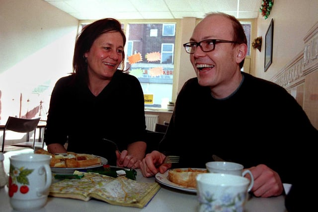 Burngreave residents, Wendy Richmond and Stewart Lodge enjoy breakfast at Amys Cafe on Burngeave Road in 1999