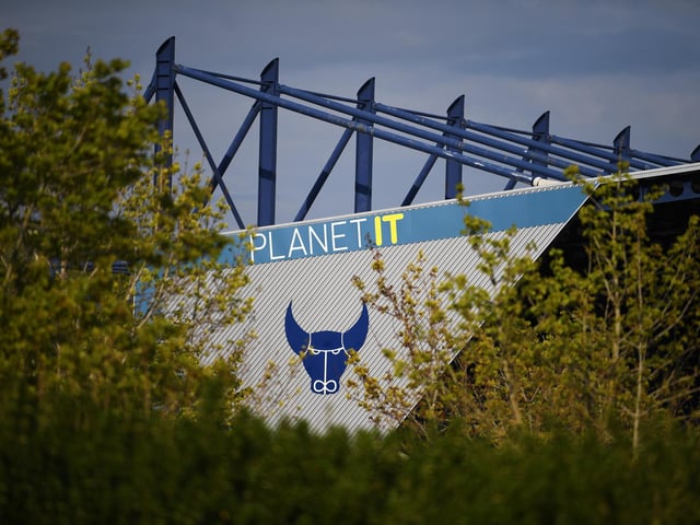 Ground name: Kassam Stadium.
Google reviews: 1,887.