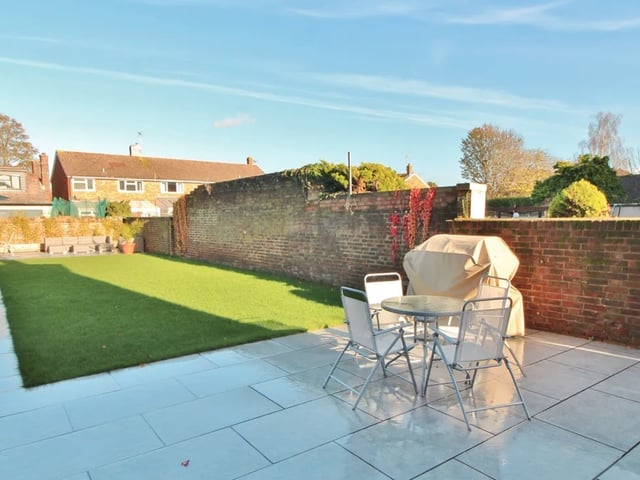 The listing says: "The current owners have beautifully and sympathetically restored this home adding a contemporary twist to its former glory within the past two years by retaining a host of wonderful original features."