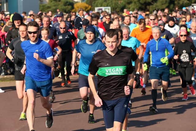The start. Southsea parkrun with Olympic gold medallist Dame Kelly Holmes, who was working on behalf of new parkrun sponsor De'LonghiPicture: Chris Moorhouse (jpns 190322-10)