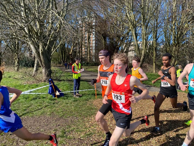Oakley on his way to 5th place.