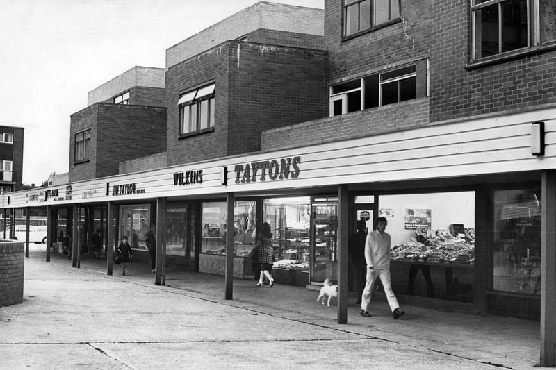 Broadlaw shopping Precinct in Fareham, November 16th 1971. The News PP3155