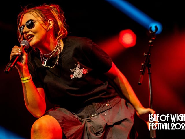 Prodigy and The Streets shone on the Main Stage, while Johnny Marr and The Pretenders rocked the Big Top. The Isle of Wight Festival Day 2 saw festival goers revelling in the sun.