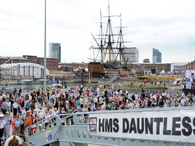 30th July 2010. Navy Days at the Portsmouth Naval Base. Pictured is the queue for HMS Dauntless. 
Picture: Paul Jacobs  102427-14