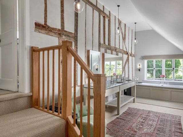This home is perfect for a big family and is a beautiful setting.