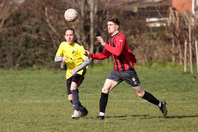 Jewellventus (red) v Fratton Trades. Picture by Kevin Shipp