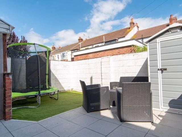 The garden is spacious and well presented and it is a perfect spot to host garden parties and gatherings.