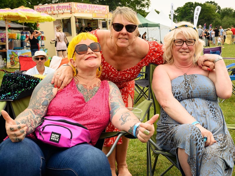 Trixie, Rachael and Teresa (170621-45)