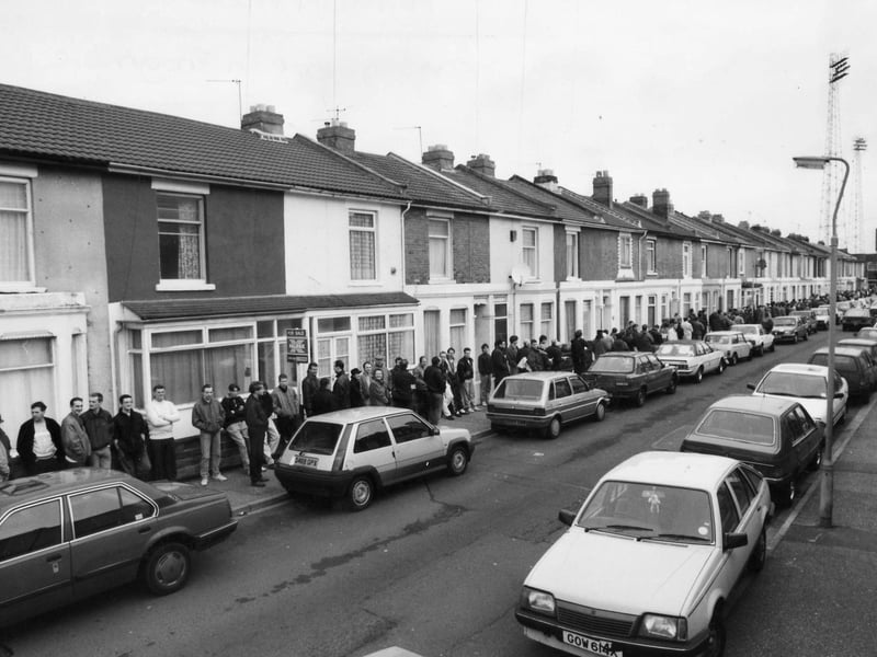 Fratton Park Portsmouth. Fans queue in Frogmore Road 3rd March 1992. Picture: The News 3524-2
