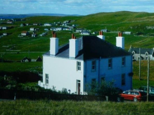 This spacious family home, found on the island of Whalsay, offers three large reception rooms, four bedrooms and a large garden. It offers views over the surrounding countryside to the sea and the island of Linga in the distance. On the market for 195,000 GBP.