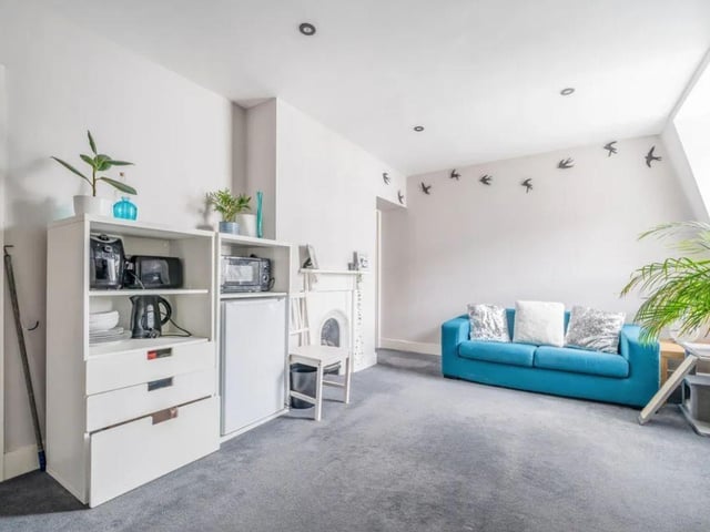 Located just a stone's throw from the hustle and bustle of the city centre, this property is in a prime spot.