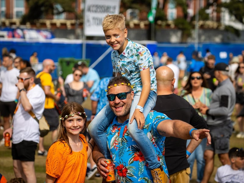 Colourful scenes
Photo by Alex Shute