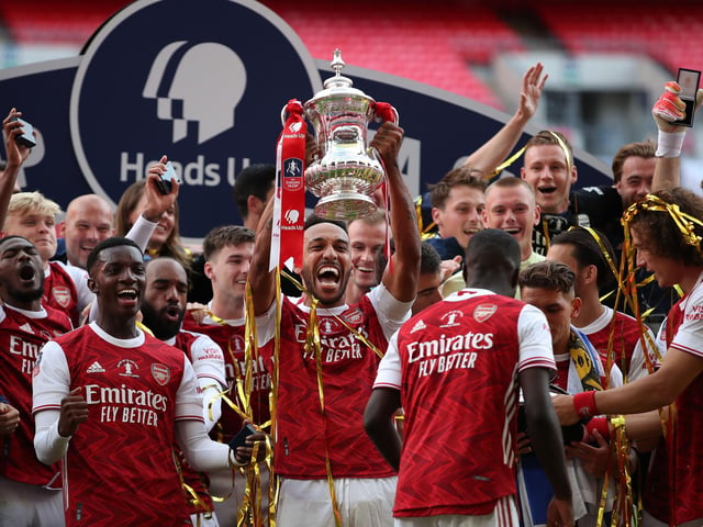 League titles: 13; FA Cups: 14; League Cups: 2; European trophies: 1; Total major trophies: 30.