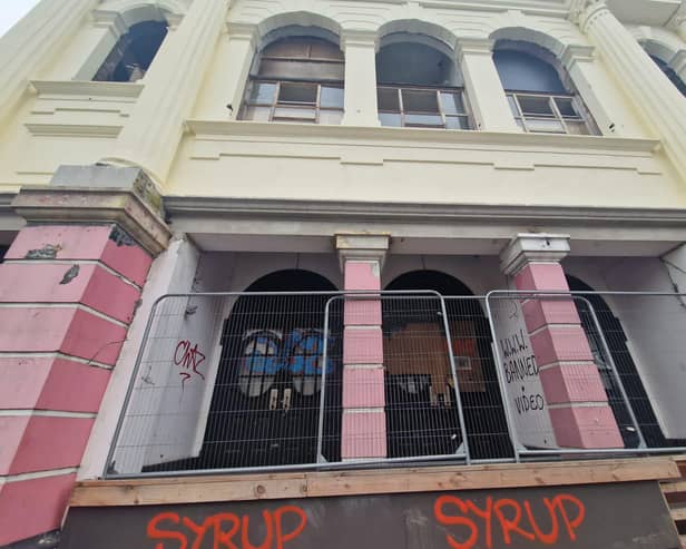 The S2 Snooker Club in Kingston Road, Portsmouth, had its licence revoked in 2018 after an incident of "wild and ferocious fighting" that resulted in a 17-year-old being bottled.