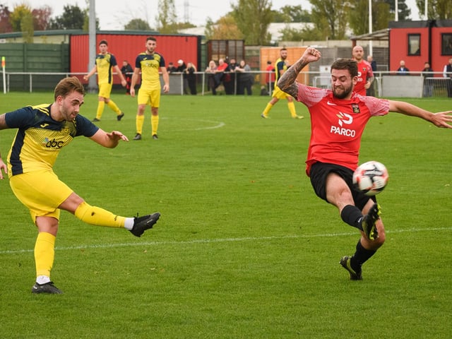 Charlie Bell goes for goal. Picture: Keith Woodland