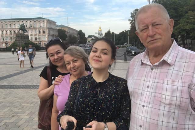 Lisa Krivoruchkina with her family before the invasion.