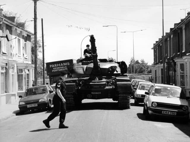 55-Ton Chieftan tank along Island View Terrace, Portsmouth, 1993. The News PP5261