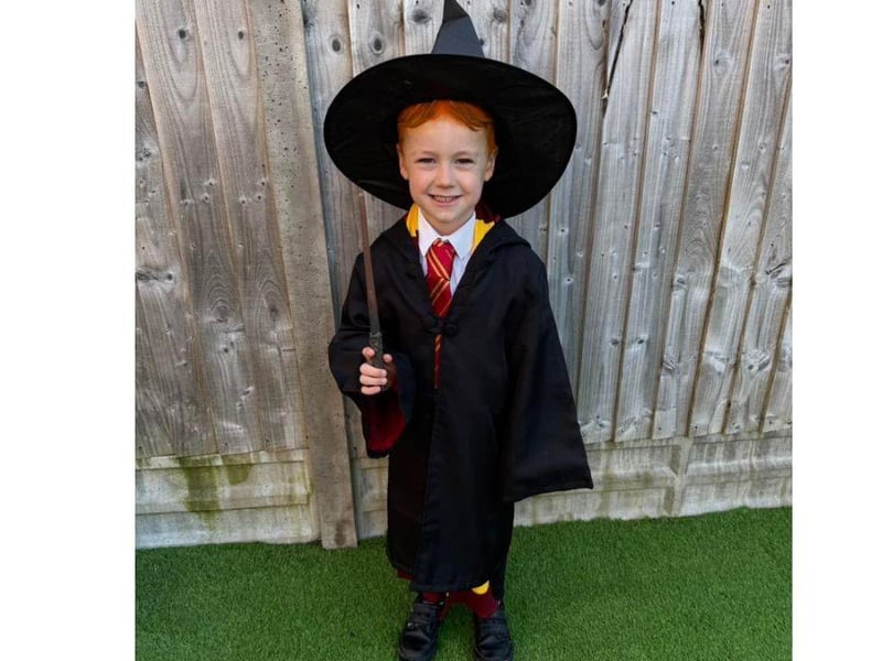 I absolutely love this Ron Weasley costume!