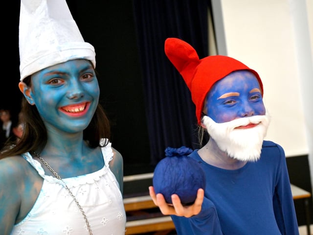 Elsie and Marina as Smurfs