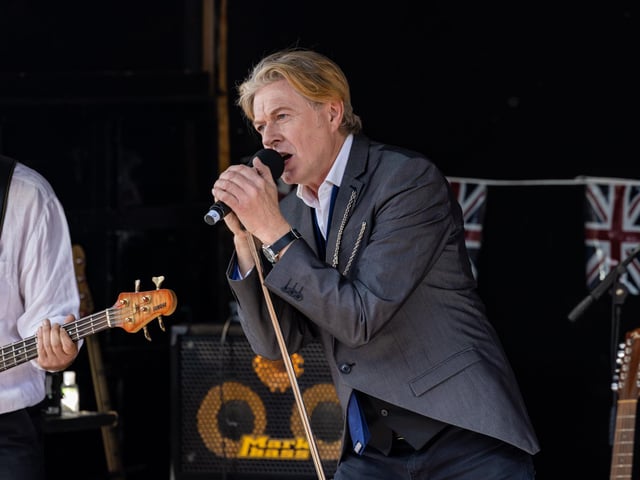 The Pop Up Bowie tribute at Port Solent. 
Picture: Mike Cooter (290723)