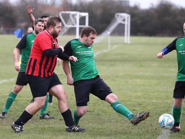 Saturn Royale (green) v Fairfields. Picture: Stuart Martin