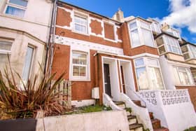 This 2 bedroom older style mid terraced house has a tenant in situ so could make a hgood investment. It is on for offers in the region of 150,000.