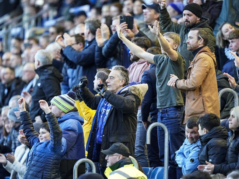 18,921 home fans made their presence felt for Oxford's visit to Fratton Park.
