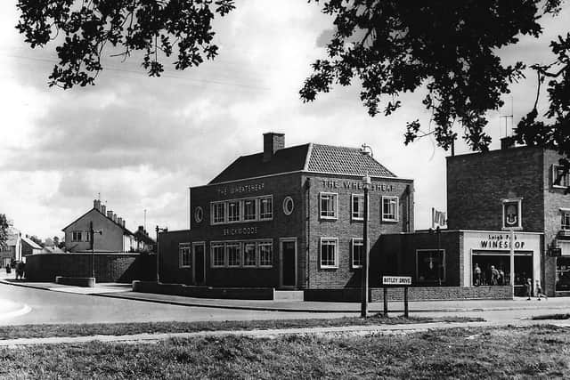 The Wheatsheaf pub at Botley Drive, Leigh Park. Picture: Barry Cox collection.