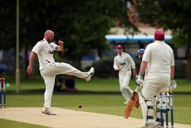 Jono Willey frustrated with his bowling for Portsmouth & Southsea in their SPL win at Havant 2nds. Picture: Chris Moorhouse (jpns 070522-21)
