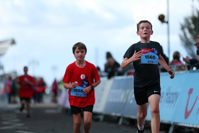 Junior boys race. Great South Run events 2023, Saturday 
Picture: Chris Moorhouse (jpns 141023-189)